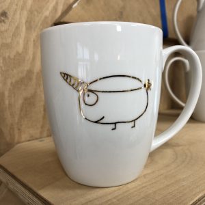 eDITION GUTE GEISTER - Becher GOLD - "Magisches Meerschwein"