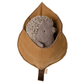 Maileg - "Baby Hedgehog in leaf"