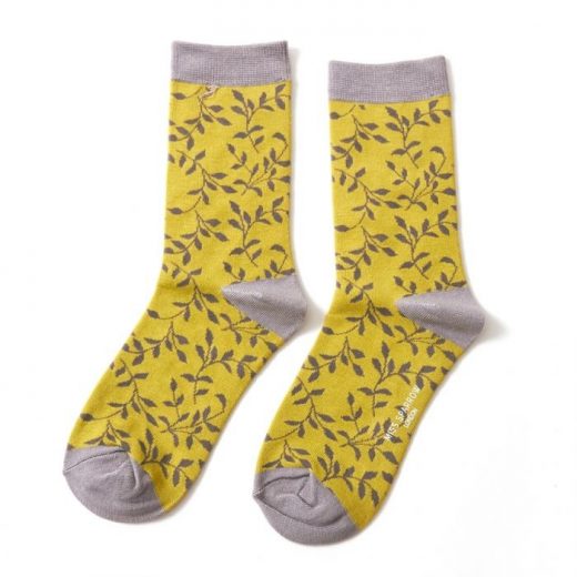 miss-sparrow-socken-bamboo-trailing-leaves-lime