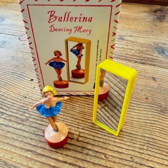 Ballerina "Dancing Mary"